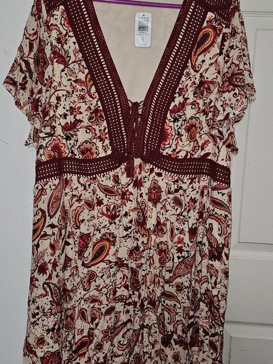 torrid Dresses & Skirts - Torrid 4X Paisley Floral Crochet Trim Lace Up Flutter Sleeve Dress NWT